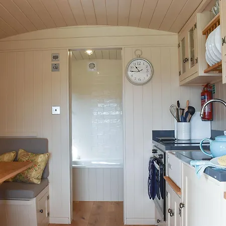The Dreamers Hut